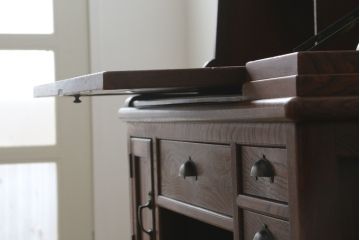 和製アンティーク　最高級!!　総欅(ケヤキ)材　漆塗り　特注　激レア!贅沢な造りと上質な材質が目を惹くライティングビューロー(ワークデスク、簿記机、収納棚、戸棚、在宅用、在宅ワーク用、引き出し)(R-073091)