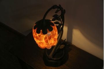 ヴィンテージ照明　イギリス　MAITLAND SMITH(メートランドスミス)　真鍮　大理石で作られたベースと温かみのある色合いが魅力のフラワーデスクライト(デスクランプ、テーブルランプ、テーブルスタンド、卓上照明、ビンテージ、英国)(定価約24万円)(R-073095)