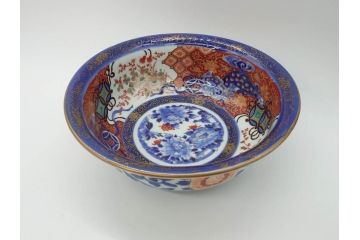 江戸〜明治　冨貴長春　古伊万里　金彩　色絵　染付　約26cm　8.4寸　鮮やかな色合いと迫力のある獅子が目を惹く大鉢(深鉢、和皿、和食器、共箱付き、八寸四分)(R-073099)