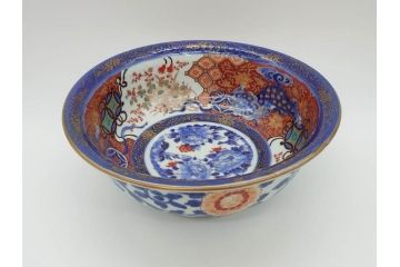 江戸〜明治　冨貴長春　古伊万里　金彩　色絵　染付　約26cm　8.4寸　鮮やかな色合いと迫力のある獅子が目を惹く大鉢(深鉢、和皿、和食器、共箱付き、八寸四分)(R-073099)