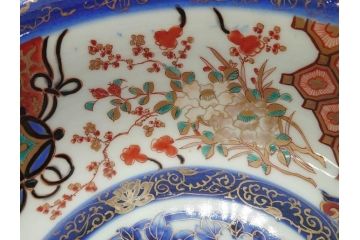 江戸〜明治　冨貴長春　古伊万里　金彩　色絵　染付　約26cm　8.4寸　鮮やかな色合いと迫力のある獅子が目を惹く大鉢(深鉢、和皿、和食器、共箱付き、八寸四分)(R-073099)