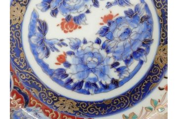 江戸〜明治　冨貴長春　古伊万里　金彩　色絵　染付　約26cm　8.4寸　鮮やかな色合いと迫力のある獅子が目を惹く大鉢(深鉢、和皿、和食器、共箱付き、八寸四分)(R-073099)