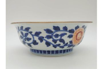 江戸〜明治　冨貴長春　古伊万里　金彩　色絵　染付　約26cm　8.4寸　鮮やかな色合いと迫力のある獅子が目を惹く大鉢(深鉢、和皿、和食器、共箱付き、八寸四分)(R-073099)