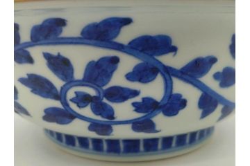 江戸〜明治　冨貴長春　古伊万里　金彩　色絵　染付　約26cm　8.4寸　鮮やかな色合いと迫力のある獅子が目を惹く大鉢(深鉢、和皿、和食器、共箱付き、八寸四分)(R-073099)