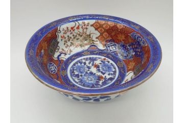 江戸〜明治　冨貴長春　古伊万里　金彩　色絵　染付　約29cm　9.4寸　鮮やかな色合いと迫力のある獅子が目を惹く大鉢(深鉢、和皿、和食器、共箱付き、九寸四分)(R-073100)
