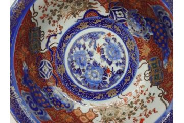 江戸〜明治　冨貴長春　古伊万里　金彩　色絵　染付　約29cm　9.4寸　鮮やかな色合いと迫力のある獅子が目を惹く大鉢(深鉢、和皿、和食器、共箱付き、九寸四分)(R-073100)