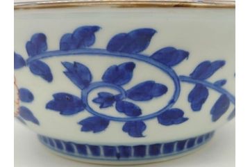 江戸〜明治　冨貴長春　古伊万里　金彩　色絵　染付　約29cm　9.4寸　鮮やかな色合いと迫力のある獅子が目を惹く大鉢(深鉢、和皿、和食器、共箱付き、九寸四分)(R-073100)