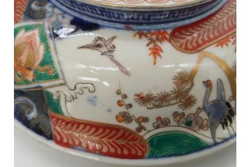 幕末〜明治　古伊万里　色絵　金彩　染付　鶴　約23cm　7.5寸　繊細に描かれた絵柄にこだわりを感じる蓋物(大平、深鉢、深皿、和食器、七寸五分)(R-073101)