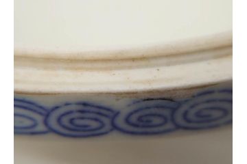 幕末〜明治　古伊万里　色絵　金彩　染付　鶴　約23cm　7.5寸　繊細に描かれた絵柄にこだわりを感じる蓋物(大平、深鉢、深皿、和食器、七寸五分)(R-073101)