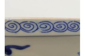 幕末〜明治　古伊万里　色絵　金彩　染付　鶴　約23cm　7.5寸　繊細に描かれた絵柄にこだわりを感じる蓋物(大平、深鉢、深皿、和食器、七寸五分)(R-073101)