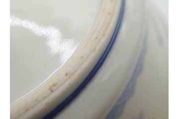 幕末〜明治　古伊万里　色絵　金彩　染付　鶴　約23cm　7.5寸　繊細に描かれた絵柄にこだわりを感じる蓋物(大平、深鉢、深皿、和食器、七寸五分)(R-073101)