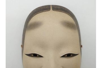 無形文化財　能面師　長澤氏春　木彫　彩色　職人による緻密な彫りが見事な小面(お面、木製、共箱付き)(R-073102)