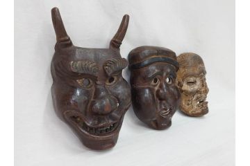 時代物　木製　般若　男面　それぞれ違った表情が魅力的なお面3個セット(神楽面、能面、古面、木彫)(R-073103)