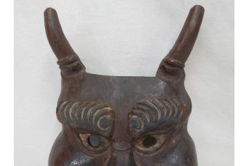 時代物　木製　般若　男面　それぞれ違った表情が魅力的なお面3個セット(神楽面、能面、古面、木彫)(R-073103)
