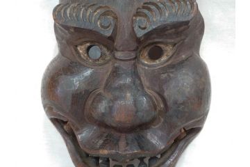時代物　木製　般若　男面　それぞれ違った表情が魅力的なお面3個セット(神楽面、能面、古面、木彫)(R-073103)