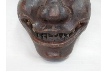 時代物　木製　般若　男面　それぞれ違った表情が魅力的なお面3個セット(神楽面、能面、古面、木彫)(R-073103)