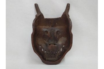 時代物　木製　般若　男面　それぞれ違った表情が魅力的なお面3個セット(神楽面、能面、古面、木彫)(R-073103)