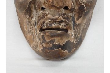 時代物　木製　般若　男面　それぞれ違った表情が魅力的なお面3個セット(神楽面、能面、古面、木彫)(R-073103)