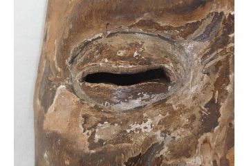 時代物　木製　般若　男面　それぞれ違った表情が魅力的なお面3個セット(神楽面、能面、古面、木彫)(R-073103)