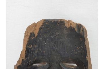 時代物　木製　般若　男面　それぞれ違った表情が魅力的なお面3個セット(神楽面、能面、古面、木彫)(R-073103)