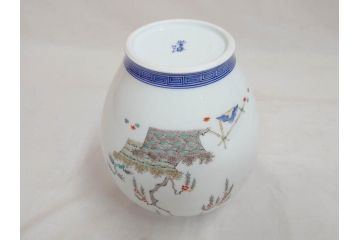 十二代目　酒井田柿右衛門　染錦　真垣柳鳳凰文様　丸形　一つ一つ丁寧に描かれた色絵が美しい花瓶(花器、花入、共箱付き)(R-073109)