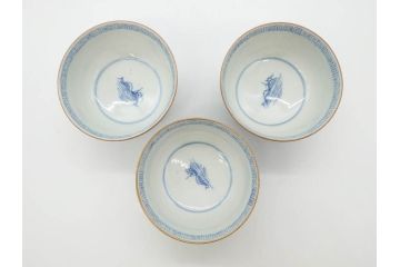 江戸期　伊万里　染付　山水図　約11cm　3.5寸　爽やかな色合いが素敵な蓋付き茶碗3客セット(和食器、三寸五分)(R-073110)
