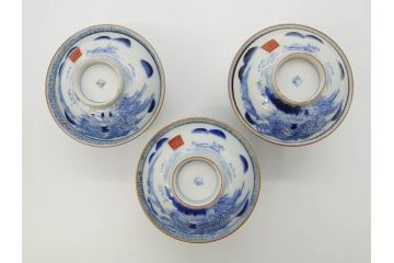 江戸期　伊万里　染付　山水図　約11cm　3.5寸　爽やかな色合いが素敵な蓋付き茶碗3客セット(和食器、三寸五分)(R-073111)