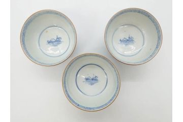江戸期　伊万里　染付　山水図　約11cm　3.4寸　爽やかな色合いが素敵な蓋付き茶碗3客セット(和食器、三寸四分)(R-073112)