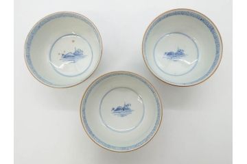 江戸期　伊万里　染付　山水図　約11cm　3.5寸　爽やかな色合いが素敵な蓋付き茶碗3客セット(和食器、三寸五分)(R-073113)