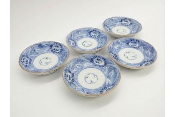 江戸期　伊万里　染付　線描　花唐草　松竹梅文　約10cm　3.3寸　一筆一筆丁寧な職人の絵付けが見事な小皿5枚セット(和皿、和食器、三寸三分)(R-073121)