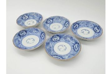 江戸期　伊万里　染付　線描　花唐草　松竹梅文　約10cm　3.2寸　一筆一筆丁寧な職人の絵付けが見事な小皿5枚セット(和皿、和食器、三寸二分)(R-073122)