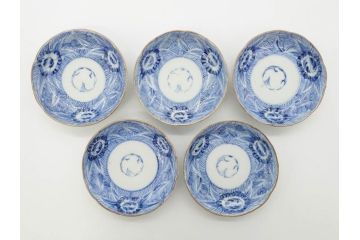 江戸期　伊万里　染付　線描　花唐草　松竹梅文　約10cm　3.2寸　一筆一筆丁寧な職人の絵付けが見事な小皿5枚セット(和皿、和食器、三寸二分)(R-073122)