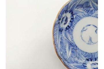 江戸期　伊万里　染付　線描　花唐草　松竹梅文　約10cm　3.2寸　一筆一筆丁寧な職人の絵付けが見事な小皿5枚セット(和皿、和食器、三寸二分)(R-073122)
