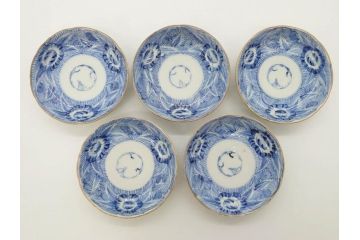 江戸期　伊万里　染付　線描　花唐草　松竹梅文　約10cm　3.2寸　一筆一筆丁寧な職人の絵付けが見事な小皿5枚セット(和皿、和食器、三寸二分)(R-073123)