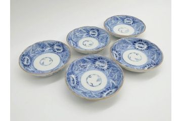 江戸期　伊万里　染付　線描　花唐草　松竹梅文　約10cm　3.2寸　一筆一筆丁寧な職人の絵付けが見事な小皿5枚セット(和皿、和食器、三寸二分)(R-073124)