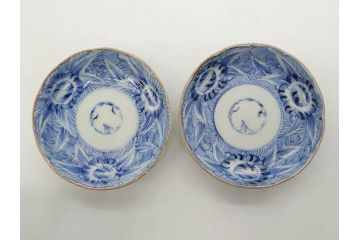 江戸期　伊万里　染付　線描　花唐草　松竹梅文　約10cm　3.2寸　一筆一筆丁寧な職人の絵付けが見事な小皿5枚セット(和皿、和食器、三寸二分)(R-073124)