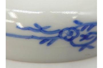 御下賜品　江戸期(安政)　天皇家御紋　菊花紋章　十六八重表菊　染付　丁寧につくられた絵付けが美しい帝皇御召皿(四海唱導、授興、小皿、和皿、和食器、共箱付き)(R-073126)