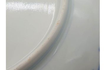 御下賜品　江戸期(安政)　天皇家御紋　菊花紋章　十六八重表菊　染付　丁寧につくられた絵付けが美しい帝皇御召皿(四海唱導、授興、小皿、和皿、和食器、共箱付き)(R-073126)