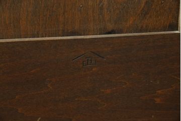 中古　美品　松本民芸家具　希少モデル　格子模様が特徴的なK型ライティングビューロー(ワークデスク、簿記机、収納棚、戸棚、在宅用、在宅ワーク用)(R-073161)