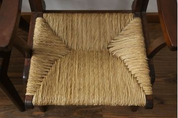 中古　美品　松本民芸家具　#521L型　アジアンテイストの空間づくりにおすすめのラッシアームチェア2脚セット(椅子、イス、ダイニングチェア)(定価2脚で約38万円)(R-073166)