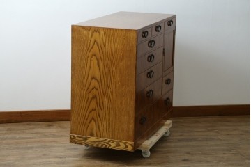 中古　美品　高級品　江戸指物家具　前面欅(ケヤキ)材　側面キハダ材　内部桐材　上品な和の雰囲気漂う引き出し10杯の収納箪笥　定価約140万円　(R-073169)