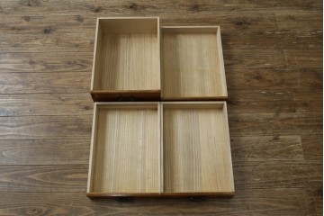 中古　美品　高級品　江戸指物家具　前面欅(ケヤキ)材　側面キハダ材　内部桐材　上品な和の雰囲気漂う引き出し10杯の収納箪笥　定価約140万円　(R-073169)