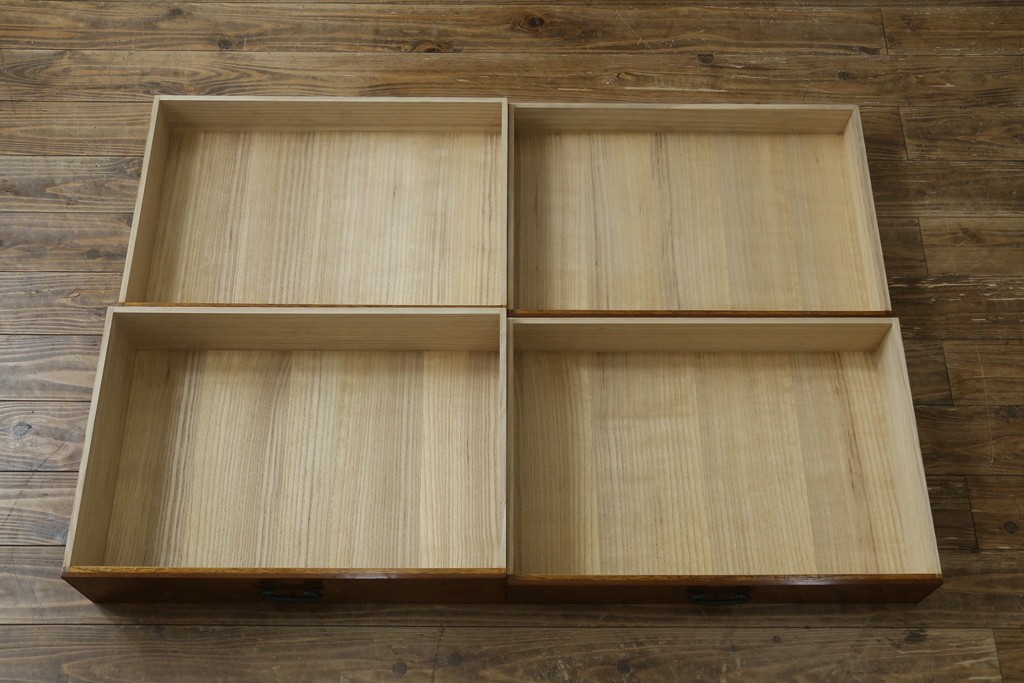 中古　美品　高級品　江戸指物家具　前面欅(ケヤキ)材　側面キハダ材　内部桐材　上品な和の雰囲気漂う引き出し10杯の収納箪笥　定価約140万円　(R-073169)