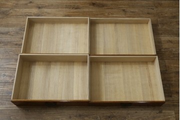 中古　美品　高級品　江戸指物家具　前面欅(ケヤキ)材　側面キハダ材　内部桐材　上品な和の雰囲気漂う引き出し10杯の収納箪笥　定価約140万円　(R-073169)