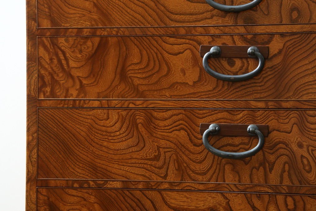 中古　美品　高級品　江戸指物家具　前面欅(ケヤキ)材　側面キハダ材　内部桐材　上品な和の雰囲気漂う引き出し10杯の収納箪笥　定価約140万円　(R-073169)