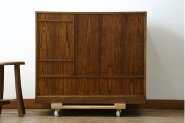 中古　美品　高級品　江戸指物家具　前面欅(ケヤキ)材　側面キハダ材　内部桐材　上品な和の雰囲気漂う引き出し10杯の収納箪笥　定価約140万円　(R-073169)