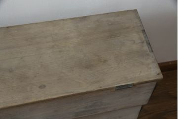 和製アンティーク　味わい深い木の風合いが魅力の三段パタパタ収納棚(下駄箱、ロッカー、サイドボード、キャビネット、戸棚)(R-073170)