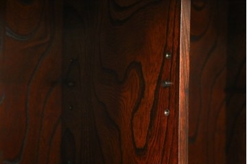 中古　美品　岩谷堂箪笥　内部の作りにも注目!　使い勝手の良いスノコ棚の水屋箪笥サイドボード　(R-073173)