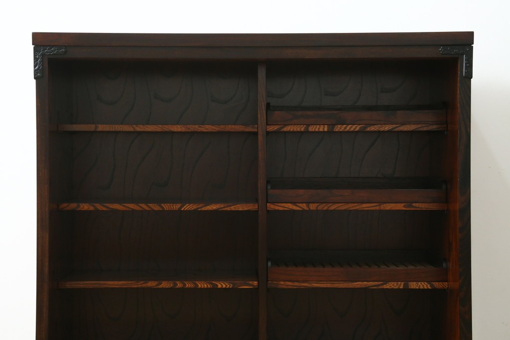 中古　美品　岩谷堂箪笥　内部の作りにも注目!　使い勝手の良いスノコ棚の水屋箪笥サイドボード　(R-073173)