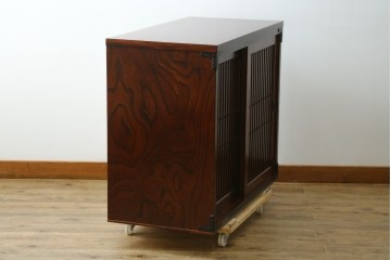 中古　美品　岩谷堂箪笥　内部の作りにも注目!　使い勝手の良いスノコ棚の水屋箪笥サイドボード　(R-073173)